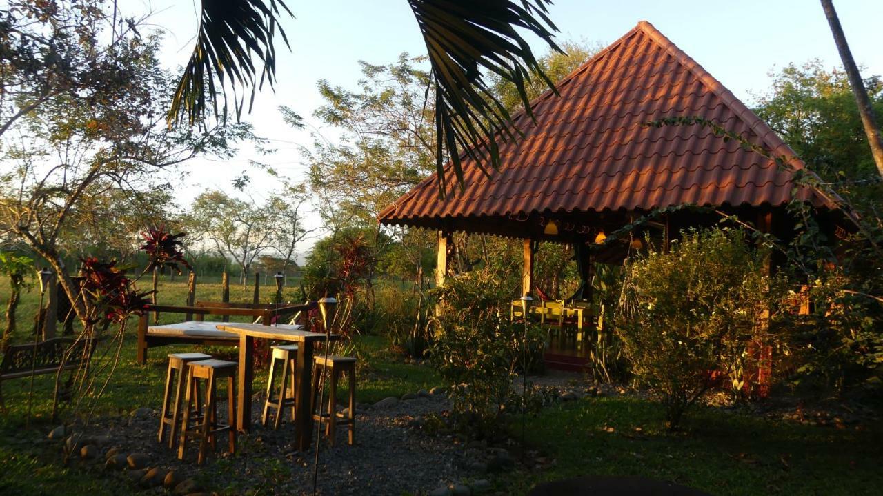 Naturalmente Boutique Bungalows y Cocina Mediterránea Las Lajas  Esterno foto