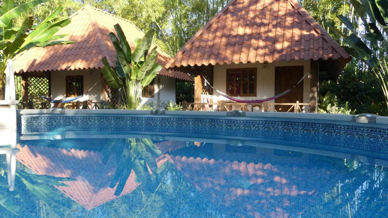 Naturalmente Boutique Bungalows y Cocina Mediterránea Las Lajas  Esterno foto