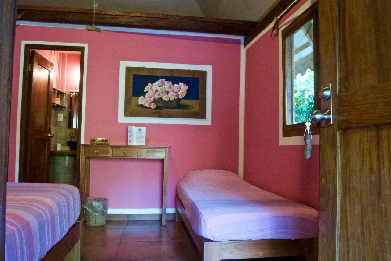 Naturalmente Boutique Bungalows y Cocina Mediterránea Las Lajas  Esterno foto